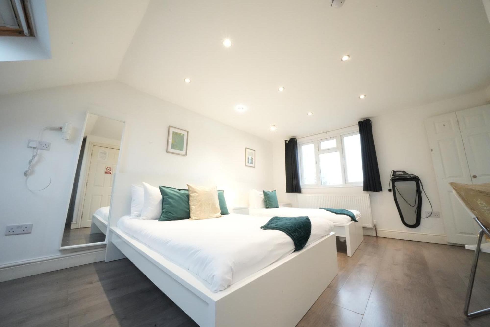 Harmondsworth Grand Airport Ensuites מראה חיצוני תמונה
